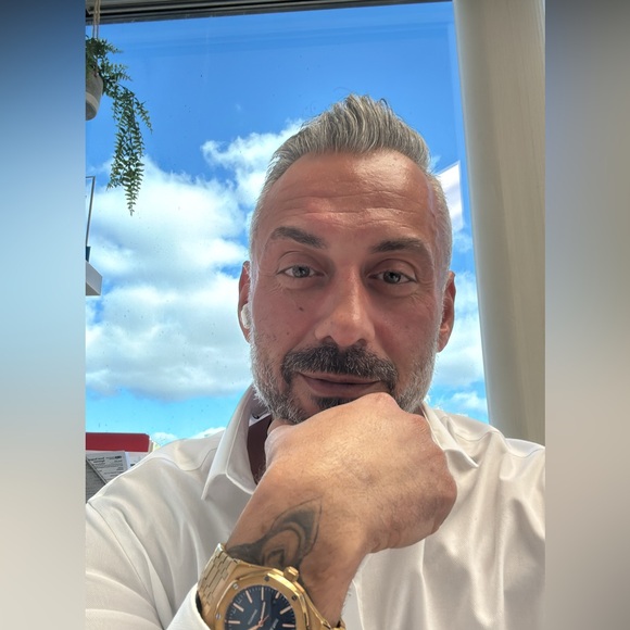 Meet your Posher, Mario - Picture 1 of 1